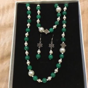 Artisan green and white beaded necklace bracelet and 925 earrings NWOT